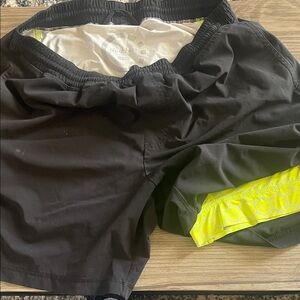 Chubbies Black Athletic Shorts with Neon Yellow Lining Size M 5.5 in